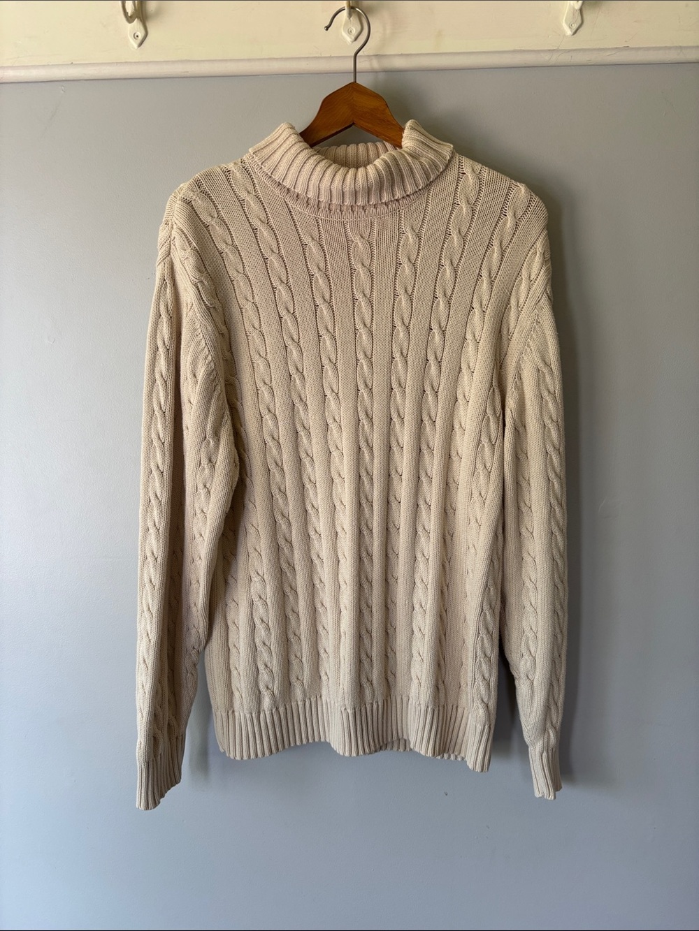 Vintage Cream Cable Knit Turtleneck Sweater Medium 100% Cotton Fall Classic